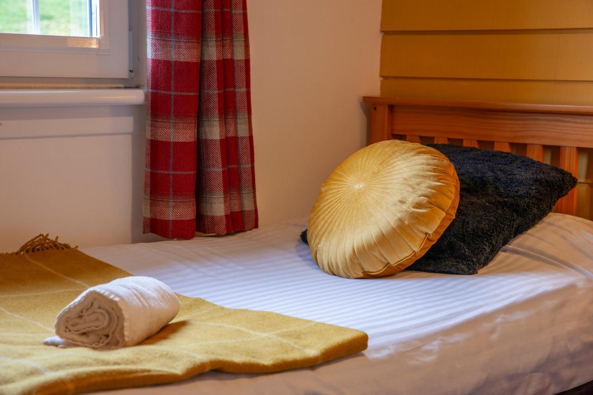 Appin Holiday Homes -Caravans, Lodges, Shepherds Hut And Train Carriage Stays Exterior photo