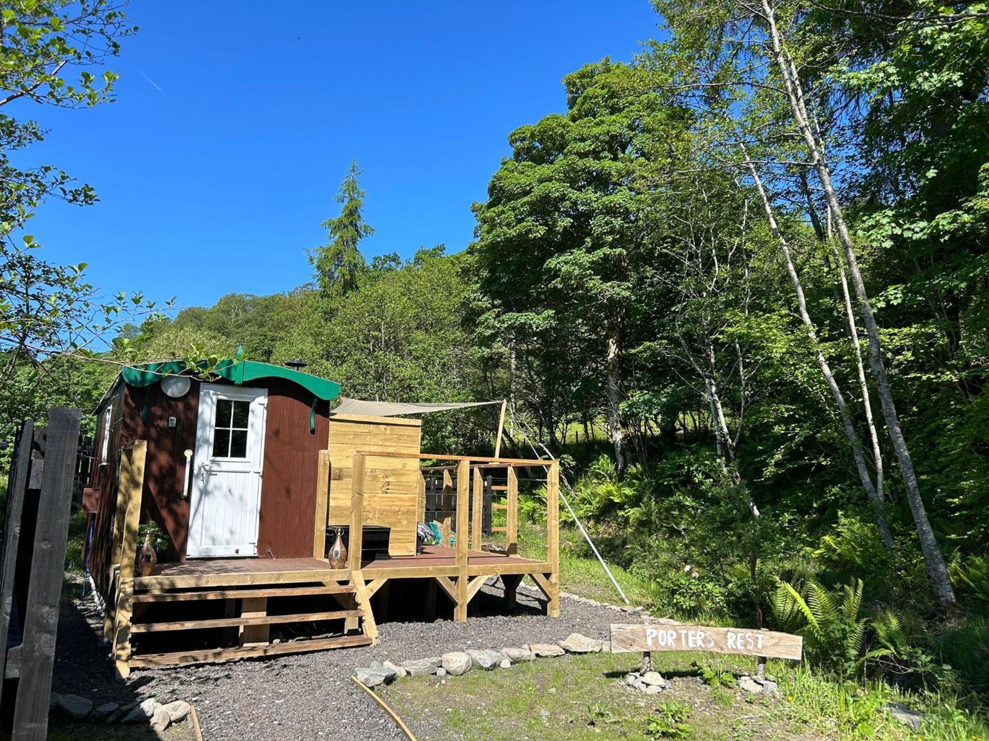 Appin Holiday Homes -Caravans, Lodges, Shepherds Hut And Train Carriage Stays Exterior photo