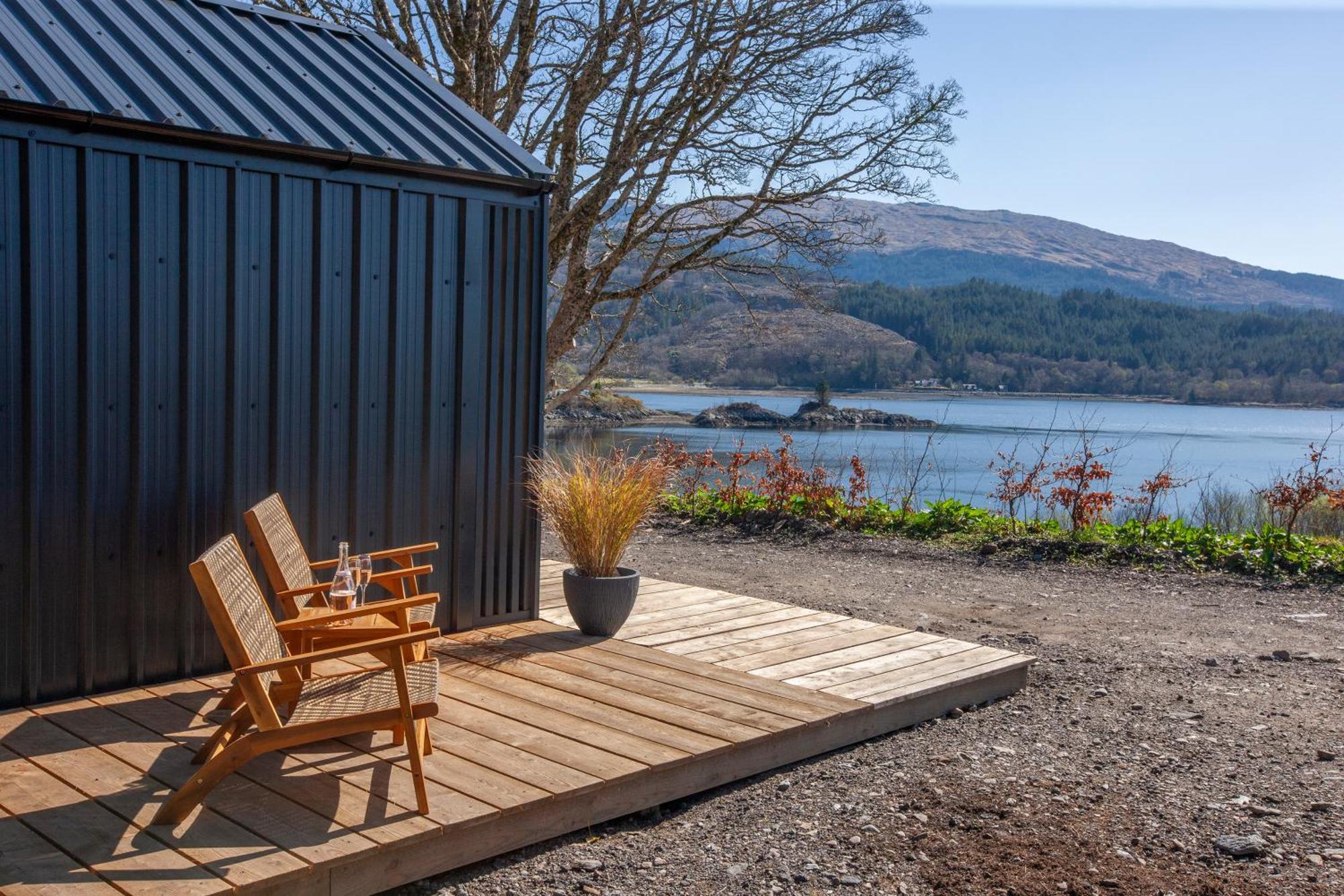 Appin Holiday Homes -Caravans, Lodges, Shepherds Hut And Train Carriage Stays Exterior photo