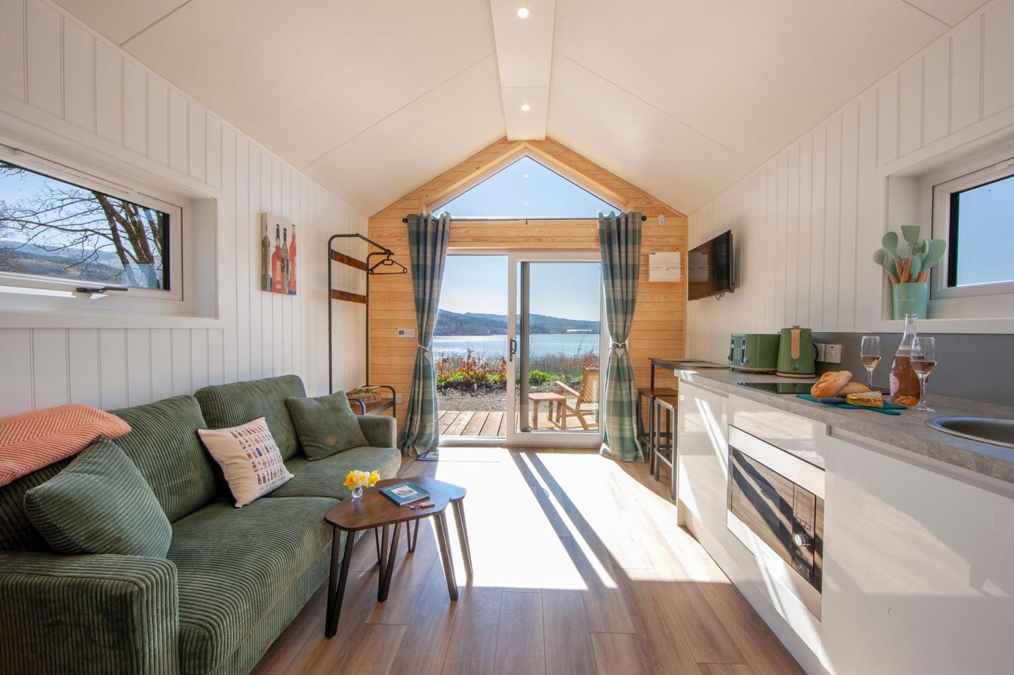 Appin Holiday Homes -Caravans, Lodges, Shepherds Hut And Train Carriage Stays Exterior photo