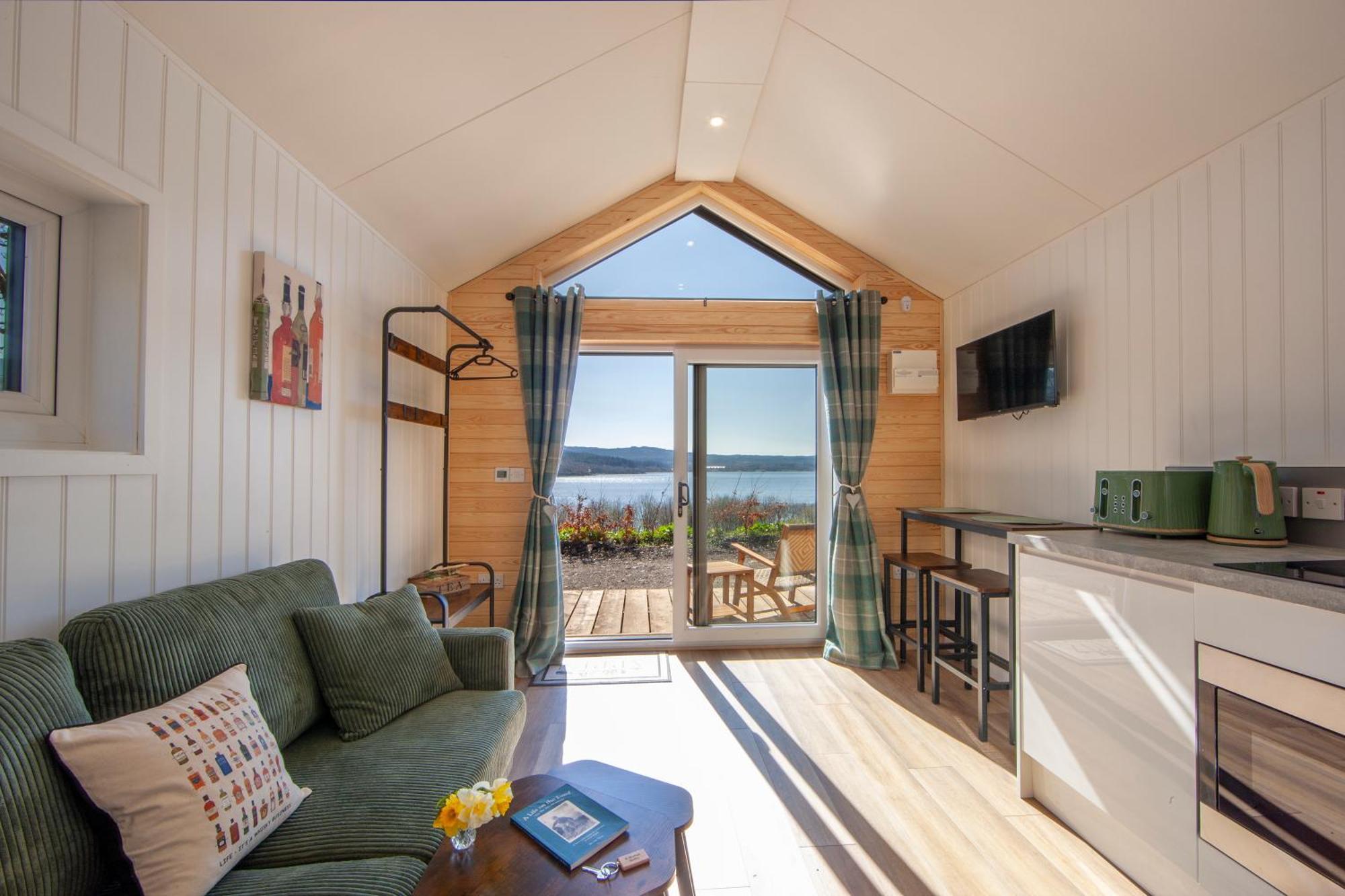 Appin Holiday Homes -Caravans, Lodges, Shepherds Hut And Train Carriage Stays Exterior photo