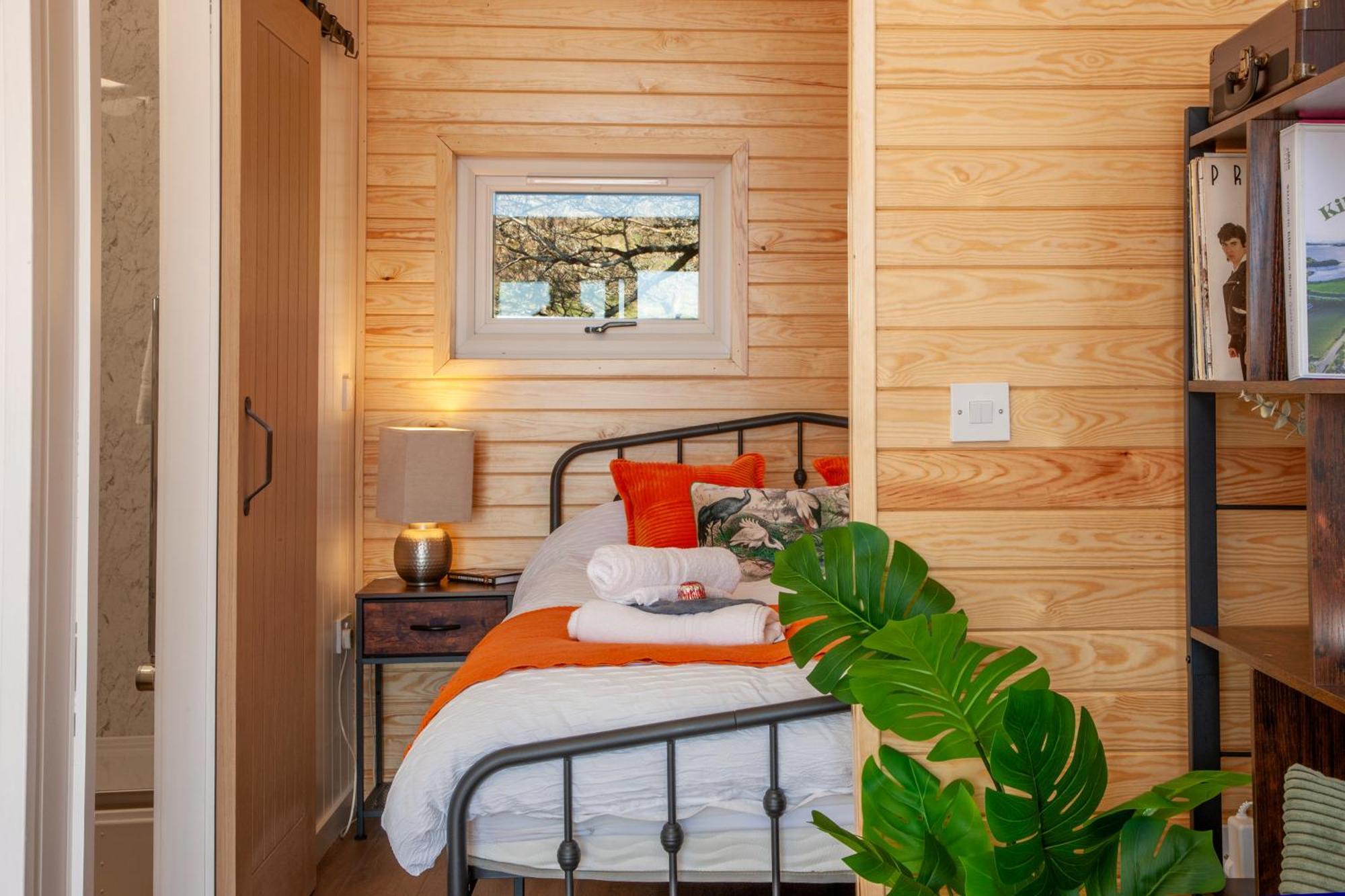 Appin Holiday Homes -Caravans, Lodges, Shepherds Hut And Train Carriage Stays Exterior photo