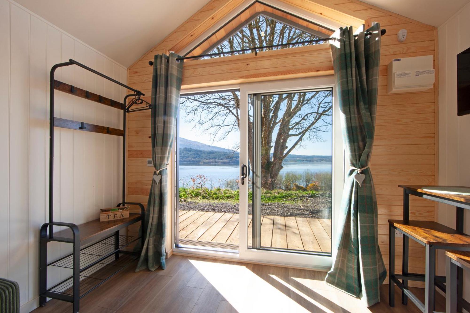 Appin Holiday Homes -Caravans, Lodges, Shepherds Hut And Train Carriage Stays Exterior photo