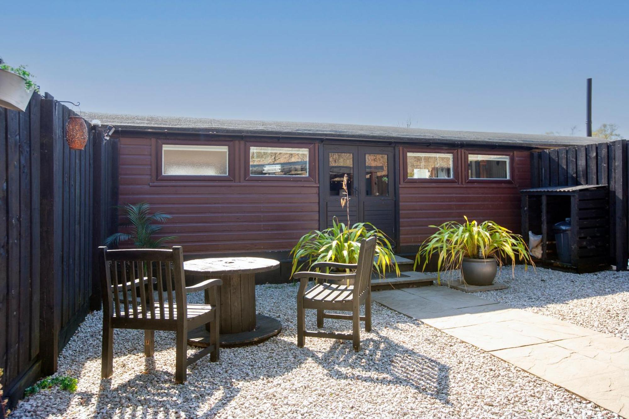 Appin Holiday Homes -Caravans, Lodges, Shepherds Hut And Train Carriage Stays Exterior photo