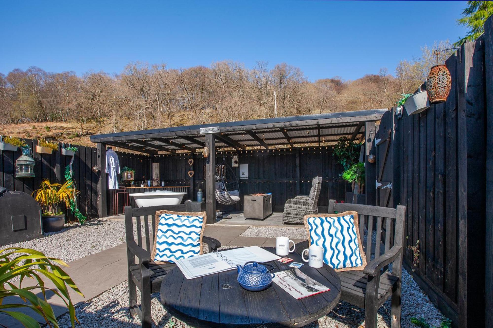 Appin Holiday Homes -Caravans, Lodges, Shepherds Hut And Train Carriage Stays Exterior photo
